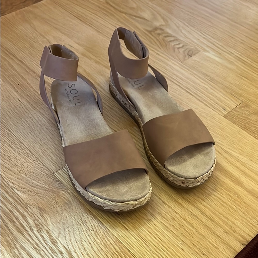 SOUL Naturalizer Tan Espadrille Sandals with Ankle Strap
